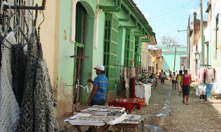 Feria de artesanía en la calle